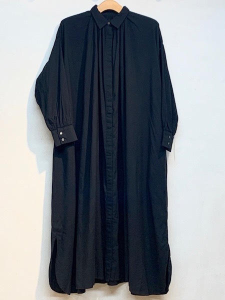 SALE maison de SOIL/᥾ɥ롡HEAVY COTTON KHADI WITH SELVAGE NECK GATHERED MAXI SHIRT DRESS WITH BELTINMDS20723[̵]