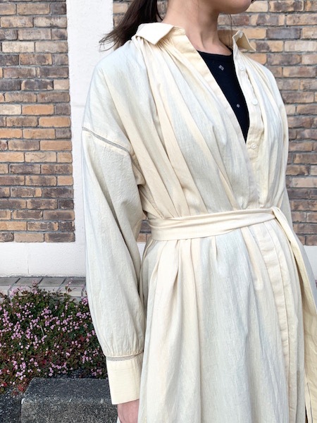 SALE maison de SOIL/᥾ɥ롡HEAVY COTTON KHADI WITH SELVAGE NECK GATHERED MAXI SHIRT DRESS WITH BELTINMDS20723[̵]