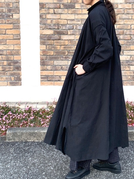 SALE maison de SOIL/᥾ɥ롡HEAVY COTTON KHADI WITH SELVAGE NECK GATHERED MAXI SHIRT DRESS WITH BELTINMDS20723[̵]