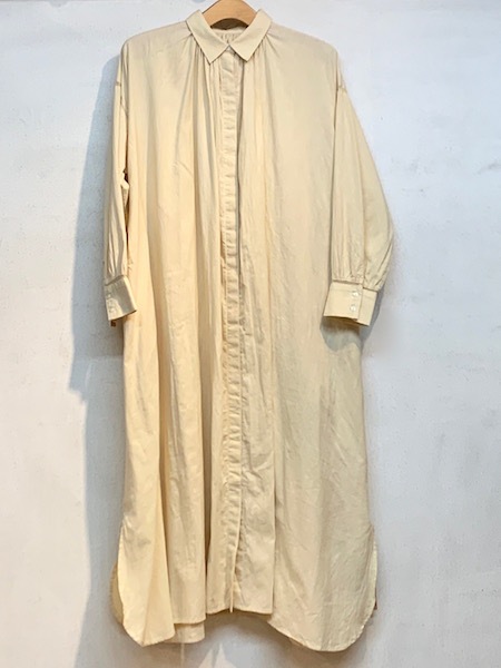 SALE maison de SOIL/᥾ɥ롡HEAVY COTTON KHADI WITH SELVAGE NECK GATHERED MAXI SHIRT DRESS WITH BELTINMDS20723[̵]