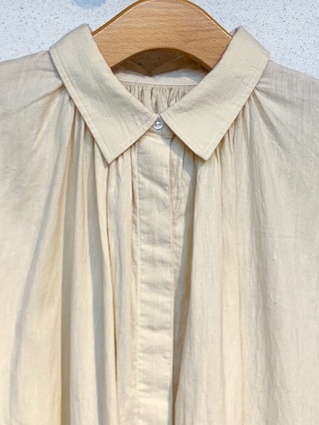 SALE maison de SOIL/᥾ɥ롡HEAVY COTTON KHADI WITH SELVAGE NECK GATHERED MAXI SHIRT DRESS WITH BELTINMDS20723[̵]