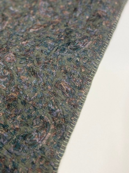 maison de SOIL/᥾ɥ롡STITCHED BANGALORE SILK PAISLEY PRINT SCARF WITH BLANCKET STITCH NMDS25576̵ ؤ椦ѥåб