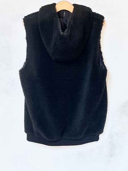 ARMEN/アーメン REVERSIBLE ZIP-UP FLEECE HOODED VEST ・ ADNAM2552