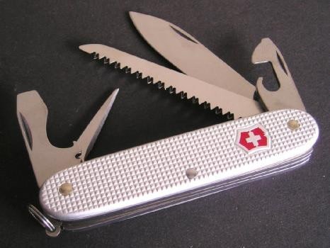 VICTORINOX(ビクトリノックス)　ファーマーAL　0.8241.26-033　【送料無料】　メール便にてお届け手配