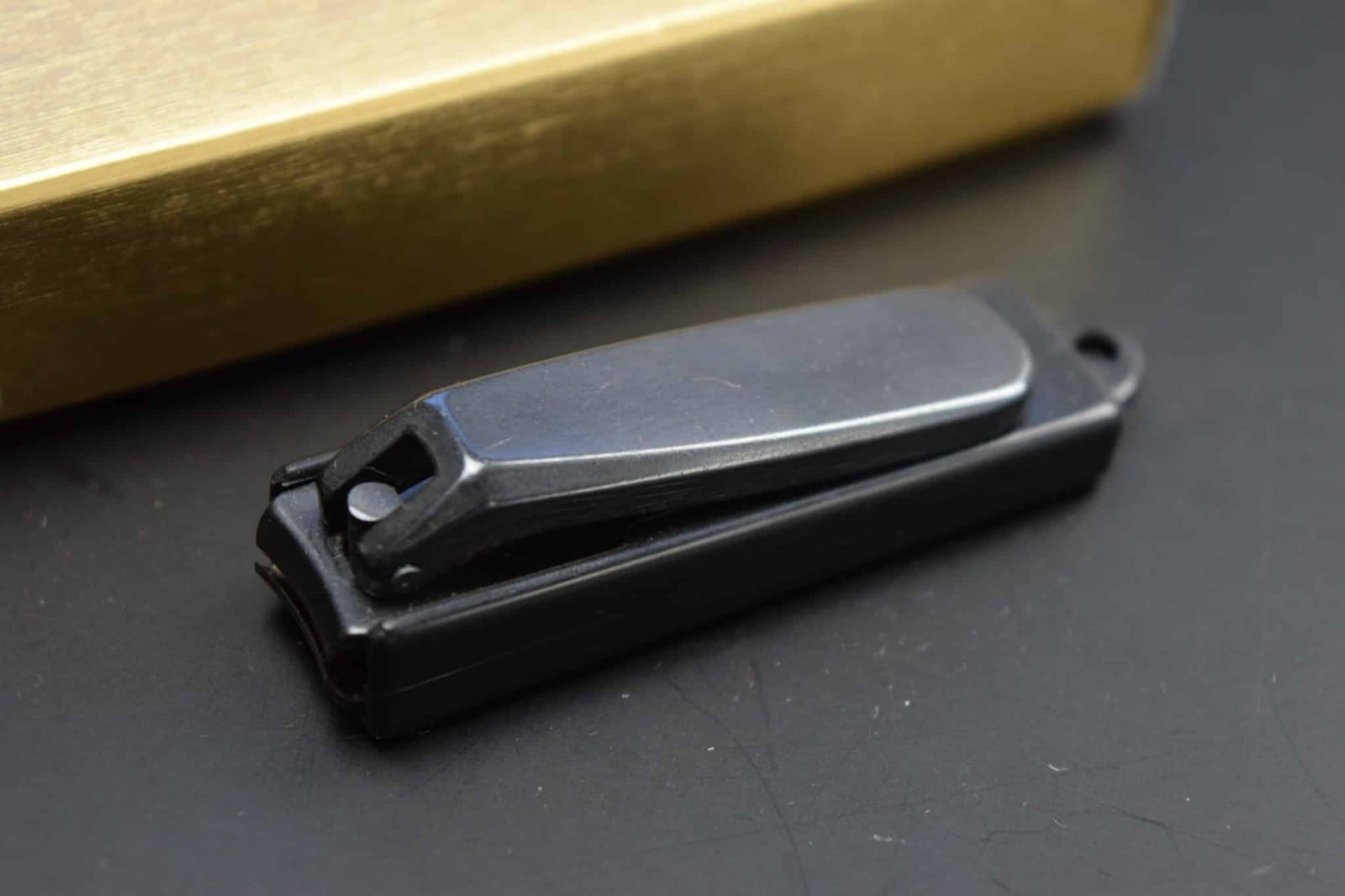 和製ブラック爪切り　(小・カバー付)　NC-121BC　メール便にてお届け手配