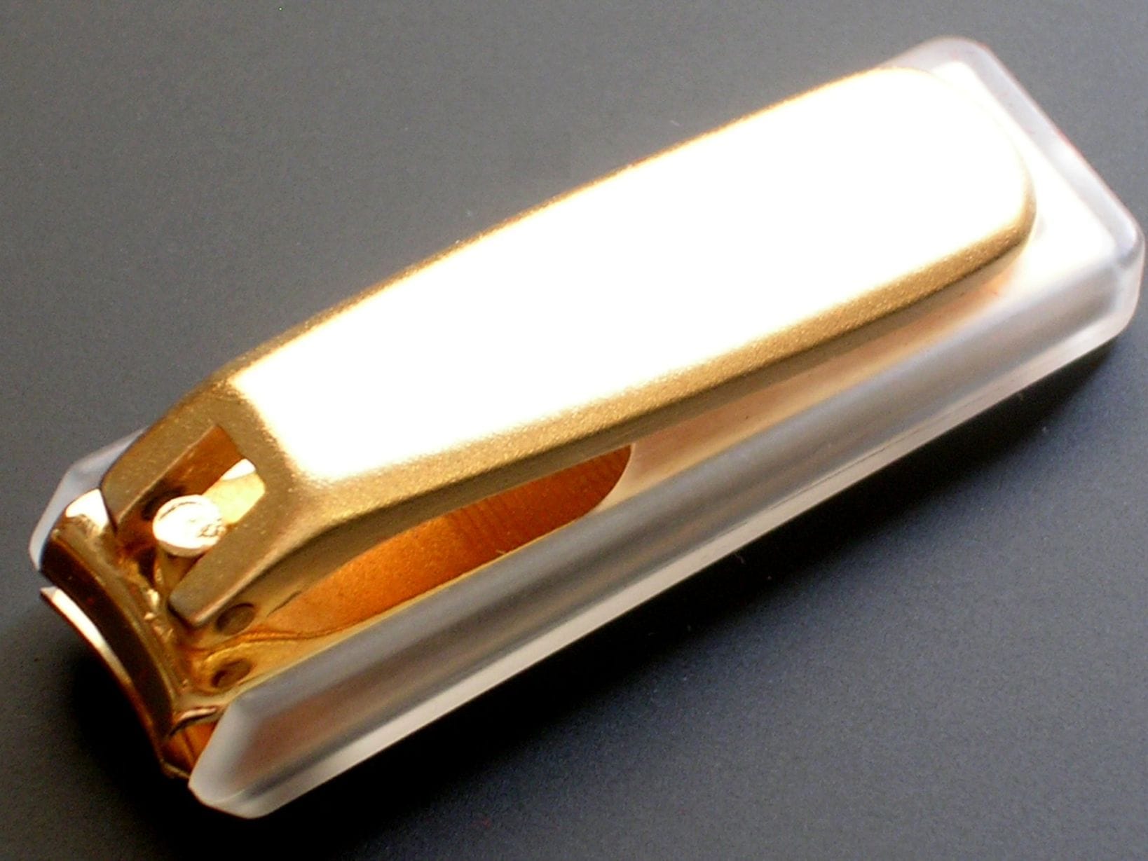和製金メッキ爪切り　(小・カバー付)　NC-121KC　メール便にてお届け手配