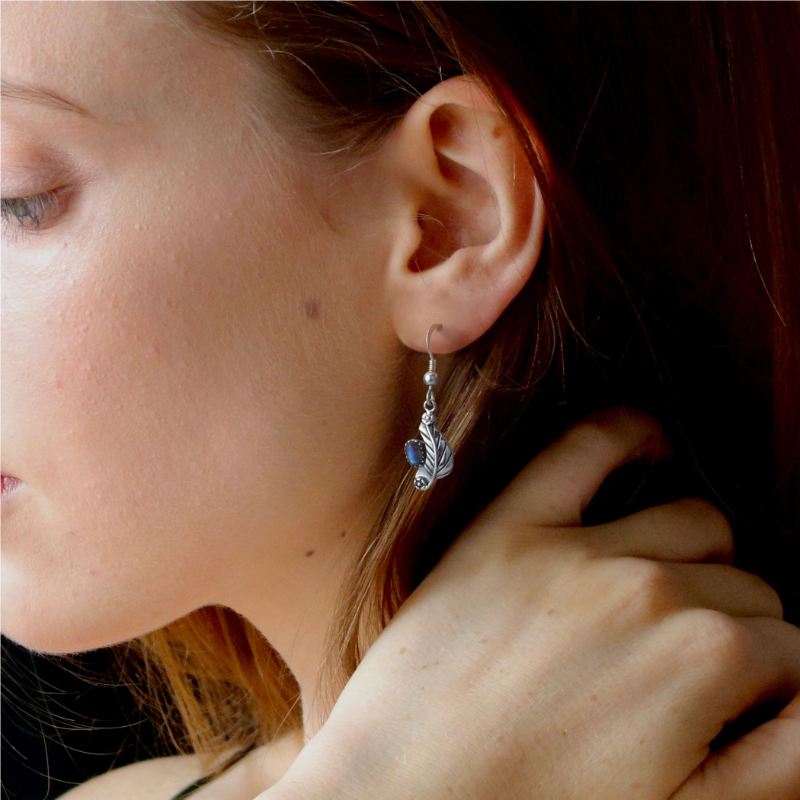 天然石レインボームーンストーン ストーンピアス