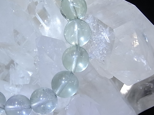 BF0082 �ե����饤�ȡ���12�����̥֥쥹��å�