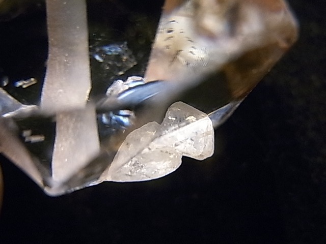 GA00123F ダブルターミネーター スモーキークォーツ（貫入） 穴あき