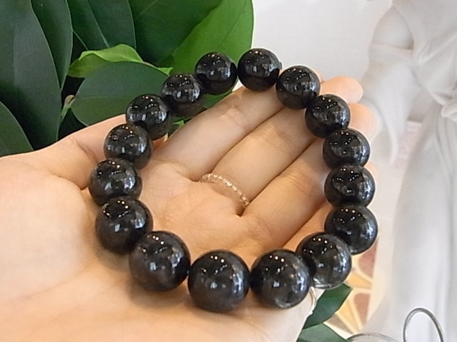 BU00359F 糸魚川産 黒翡翠ブレスレッド | すべての商品 | 鎌倉聖石
