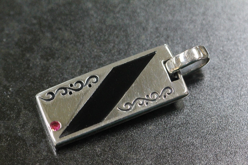 Code.Z】キュービックジルコニア付プレートトップ(F-0266)