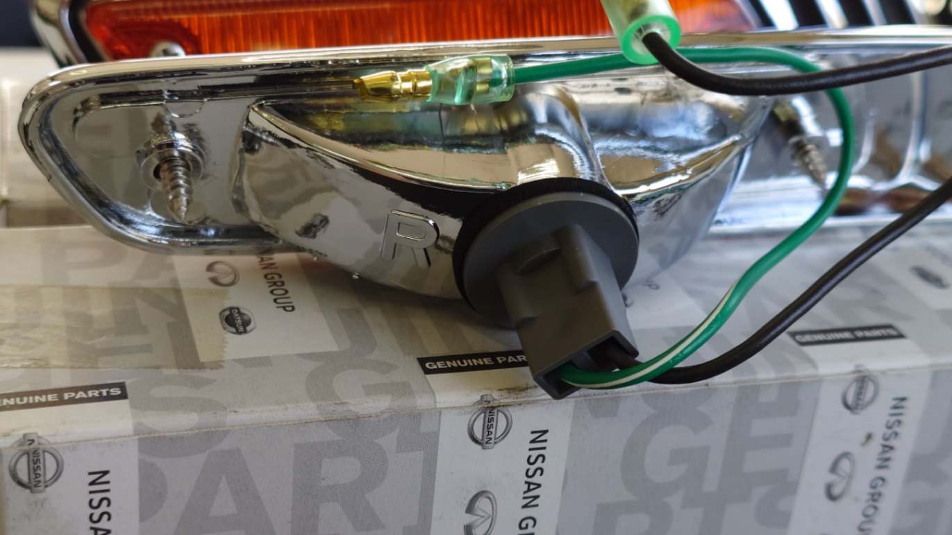 日産純正 ローレルウインカー L/Rセット