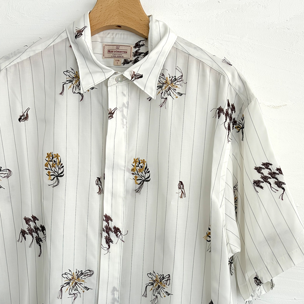 NEZU YOHIN TEN / 根津洋品店 スーベニール エンブロイダリーショート