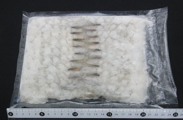 バナメイ尾付むき海老３Ｌ（1パック=20尾入り）