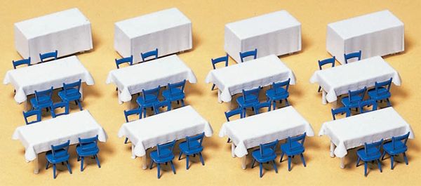 テーブルクロス付きのテーブル ：プライザー キット HO(1/87) 17219