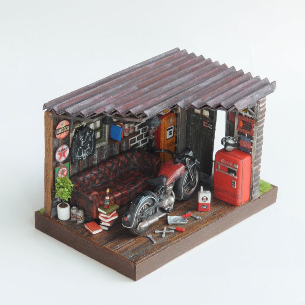 情景箱 「隠れ家」 ：情景箱 塗装済完成品 1/43 | 完成ジオラマ,作家