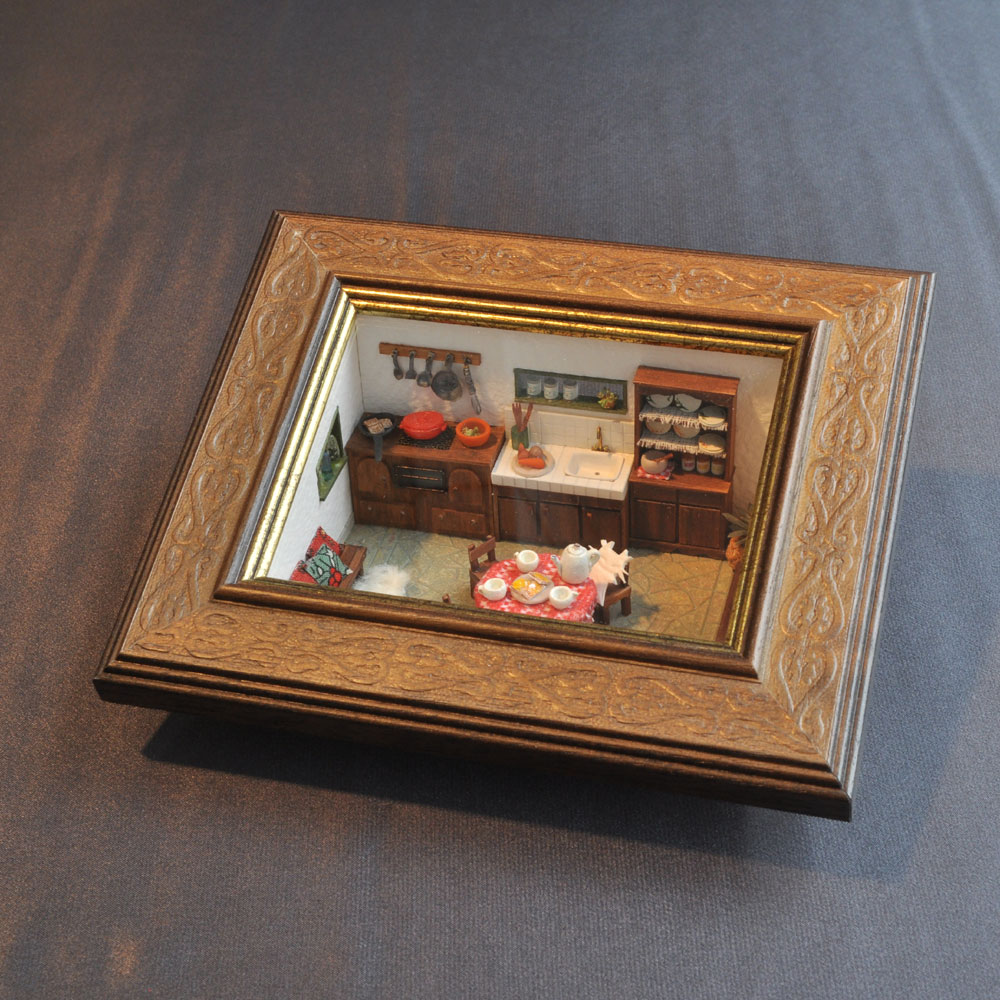 誰かを待っている カミネコ―ミニチュアドールハウス― ：近田久美 塗装