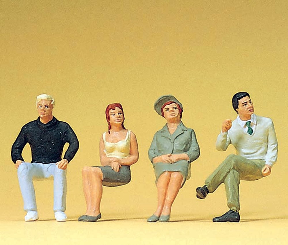 腰掛けた人々 ：プライザー 塗装済完成品 1/32 63074 | 人物,座って