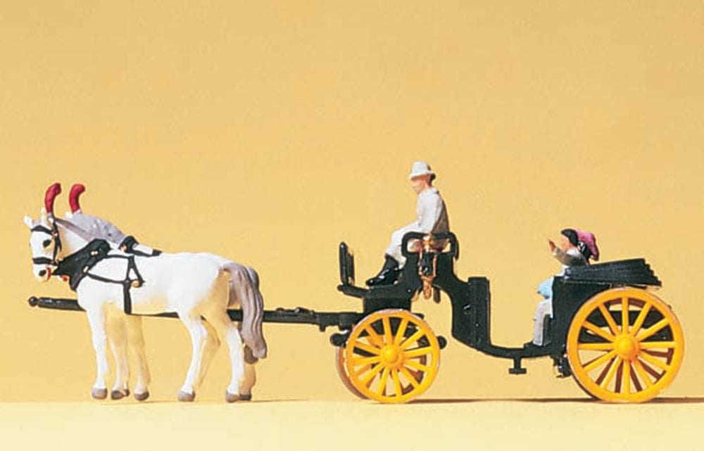 幌を開けた馬車 ：プライザー 塗装済完成品 N(1/160) 79481 | 人物