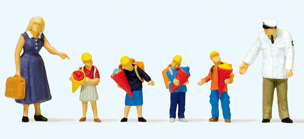 プライザー 列車を待っている旅行者たち 塗装済完成品 HO(1/87
