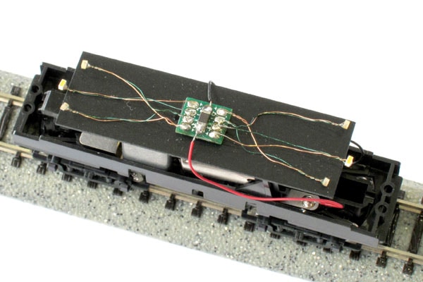 LED�饤��������ġ��������Ĥ����Żҥѡ��ġ�2402