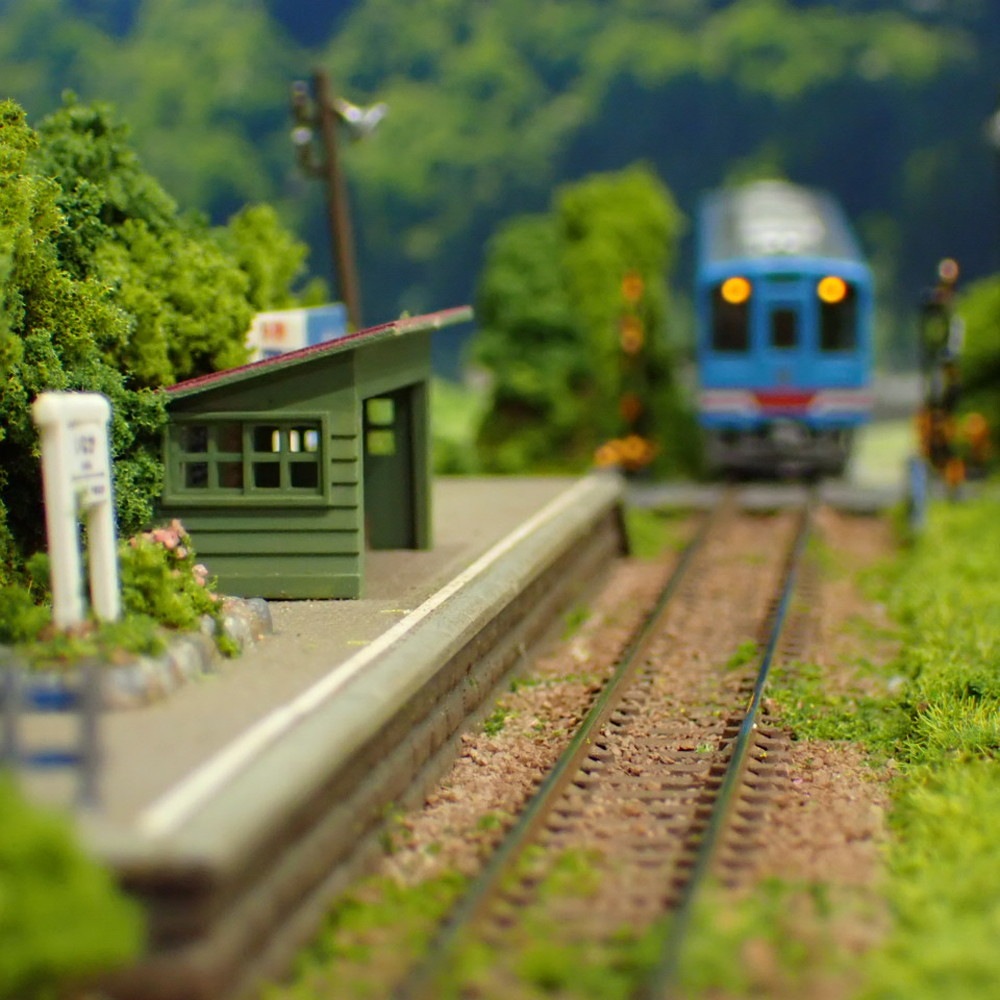 ��3������N���������ߥ˥쥤�����ȡ����Ŀ����κ��ۡ� KDF�������Ѵ����ʡ�1/150������