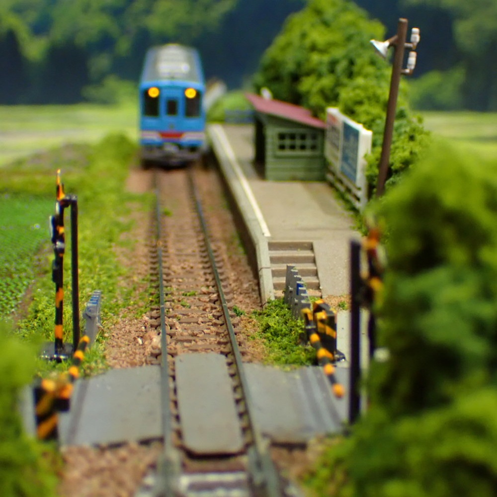 ��3������N���������ߥ˥쥤�����ȡ����Ŀ����κ��ۡ� KDF�������Ѵ����ʡ�1/150������