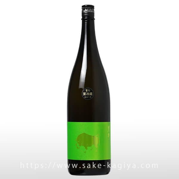 黒牛 純米 生原酒 雄町 1.8L