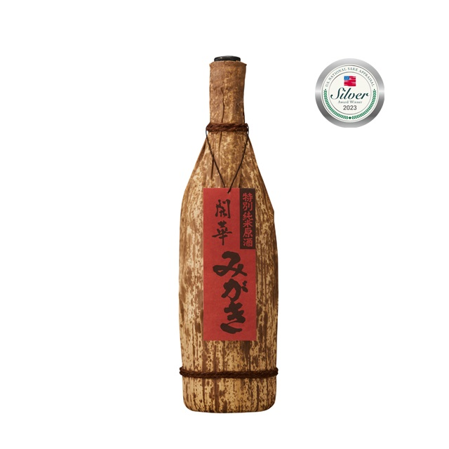 特別純米酒(原酒)　みがき竹皮1800ml