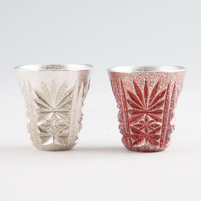 薩摩錫器 錫 切子ぐい呑み 漆赤色加工・白色 45ml 2個セット 99 110-1 岩切美巧堂　代引不可|酒器|薩摩錫器