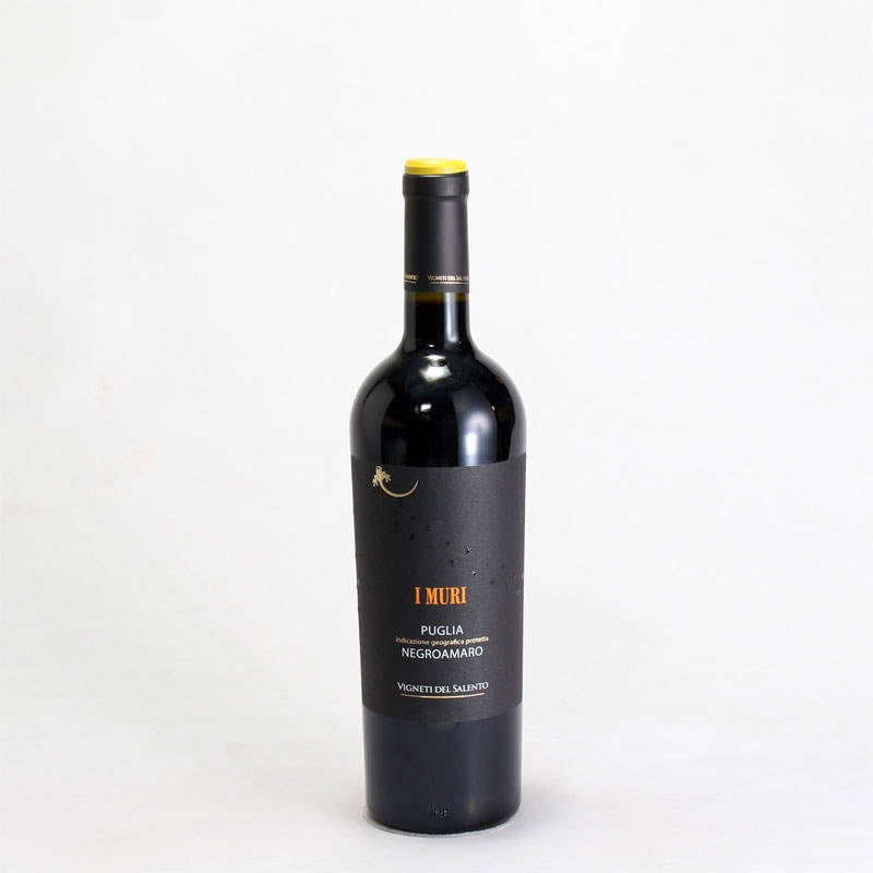 イ・ムーリ・ネグロアマーロ　ヴィニエティ・デル・サレント　赤　2023　750ml