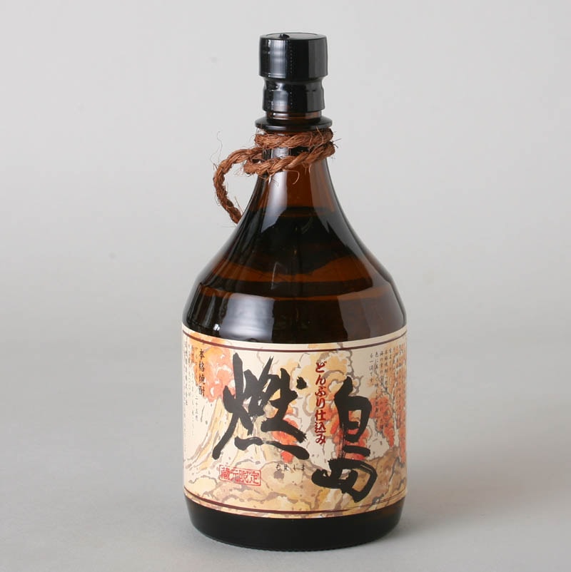 Amazon.co.jp: 麦焼酎 麦汁(むぎしる) 1.8L : 食品・飲料・お酒