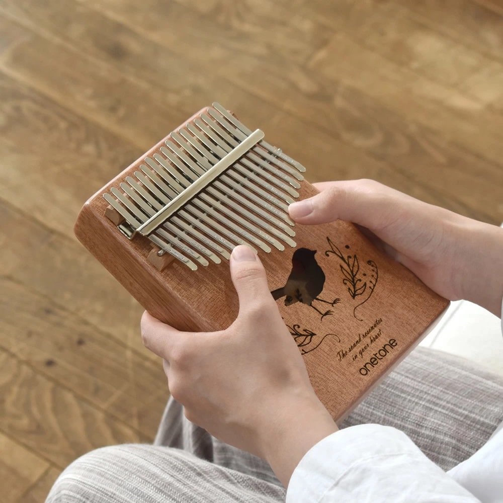 カリンバ ONETONE OTKL-01/OK (アクセサリ&楽譜集付き)【楽器 演奏 初心者 子供 子供用 ピアノ サムピアノ キッズ プレゼントに最適 ワントーン OTKL ONE TONE おもちゃ ゆびピアノ OTKL-01/OK】