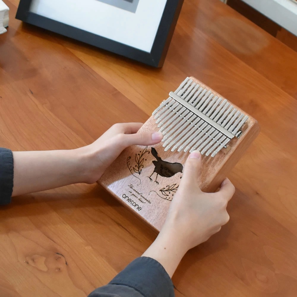 カリンバ ONETONE OTKL-01/OK (アクセサリ&楽譜集付き)【楽器 演奏 初心者 子供 子供用 ピアノ サムピアノ キッズ プレゼントに最適 ワントーン OTKL ONE TONE おもちゃ ゆびピアノ OTKL-01/OK】