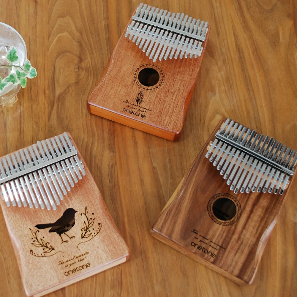 カリンバ ONETONE OTKL-03/KOA コア材 (アクセサリ&楽譜集付き)【楽器 演奏 初心者 子供 子供用 ピアノ サムピアノ キッズ プレゼントに最適 ワントーン OTKL ONE TONE おもちゃ ゆびピアノ OTKL03】
