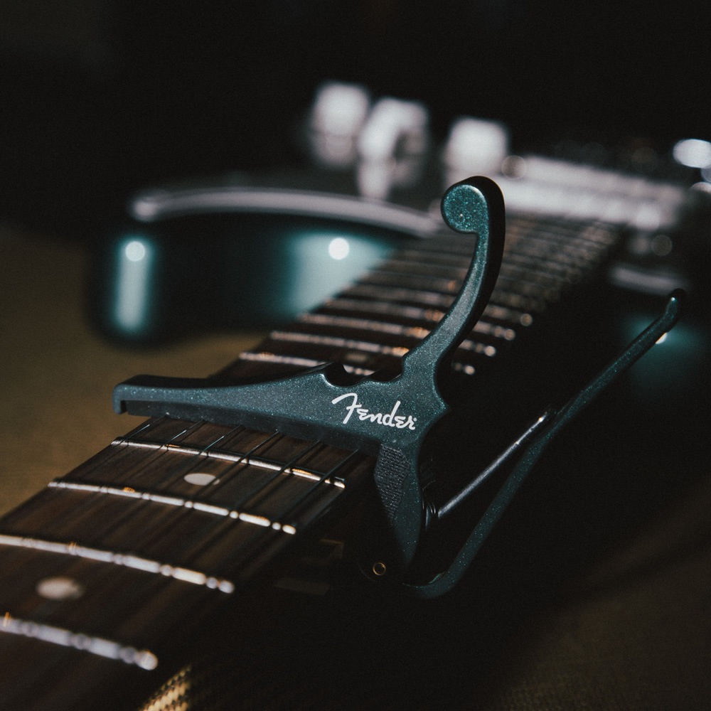 Kyser x Fender コラボ・カポタスト クラシックカラー KGEF シリーズ【カイザー カポ Classic Color QUICK-CHANGE ELECTRIC CAPO エレキギター用】【ゆうパケット対応】