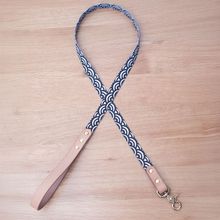 黒色青海波紋様リード　真鍮製ナスカン　　小・中・大型犬用16/24mm幅　持ち手ヌメ革　　A2683