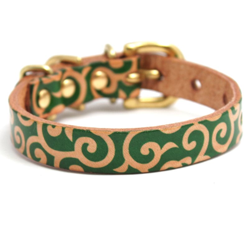 本革首輪 おしゃれ首輪 迷子札首輪の サクラ犬具製作所 Karakusa サクラ犬具製作所 本革 唐草模様首輪 からくさ 日本製 すべての商品 サクラ犬具製作所