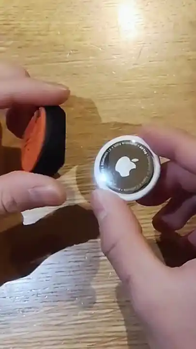 【サクラ犬具製作所オリジナル】名入れAirTagホルダー 首輪用 シリコン製スライド迷子札｜静音設計