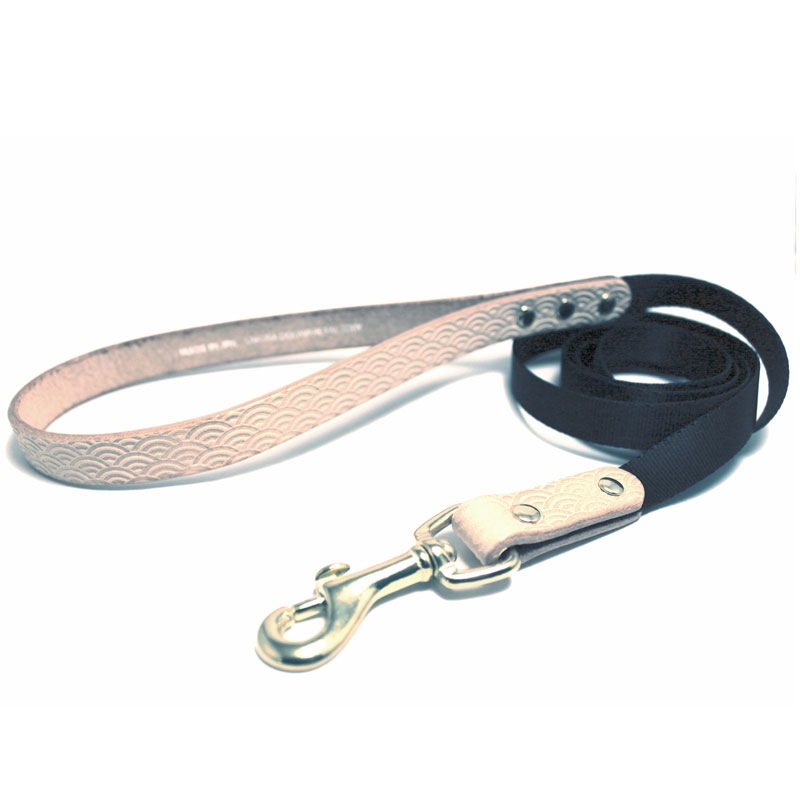 [#A8894]サクラ犬具製作所　本革　桜　菱文様　和柄型押し模様首輪 　日本製