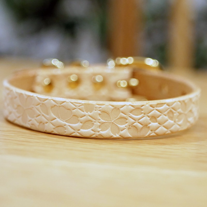 [#A8894]サクラ犬具製作所　本革　桜　菱文様　和柄型押し模様首輪 　日本製