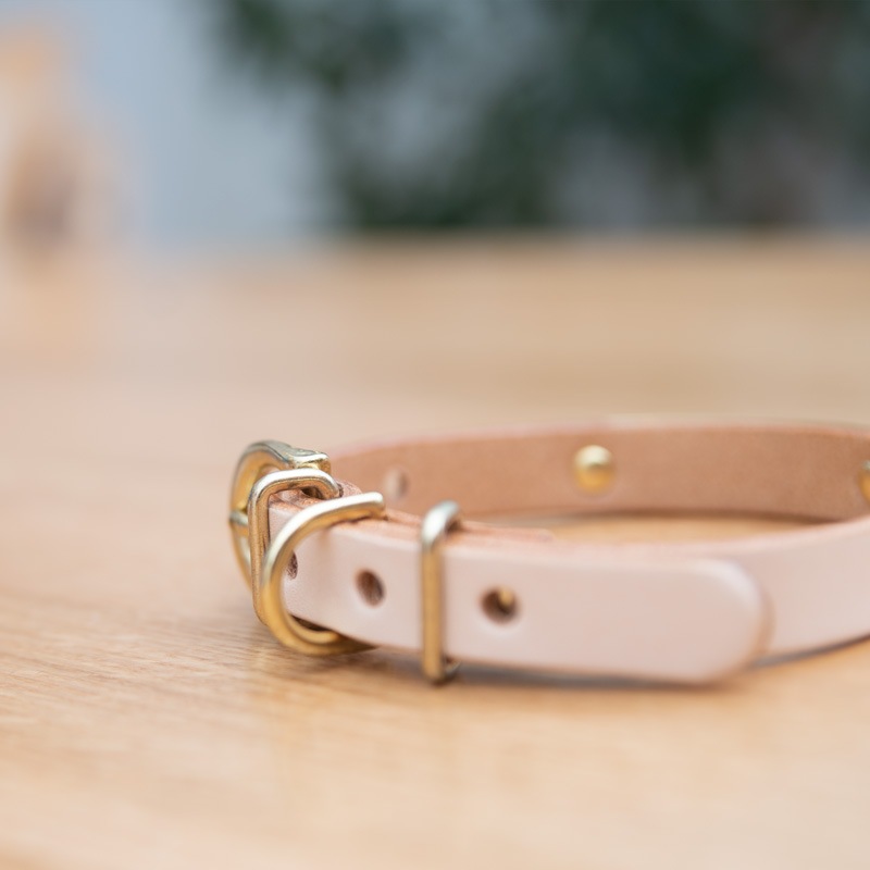 犬種別顔アイコン　切削彫刻　迷子札付首輪　おなまえ首輪　真鍮彫刻プレート付　本ヌメ革/本革　手仕上げ　　真鍮金具　首輪(小型犬・中型犬・大型犬)　A88900 