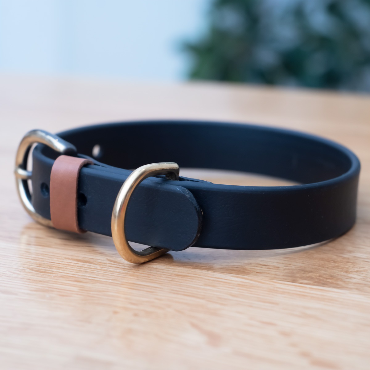本革首輪 おしゃれ首輪 迷子札首輪の サクラ犬具製作所 全７色 24mm幅アウトドア首輪 防水性 柔軟性 耐久性に優れたハイテク素材の犬用首輪 長さもセミオーダーok アウトドア首輪 サクラ犬具製作所