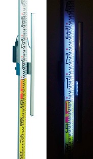 スタッフ横付照明器具 Le Light1