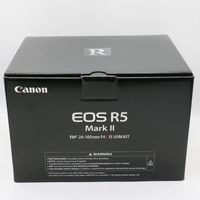 ������̤���� Canon ����Υ� EOS R5 Mark II��RF24-105L IS USM ��󥺥��å� 