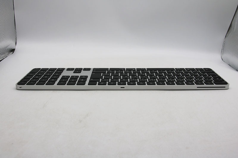 Apple Magic Keyboard MRMH2LL/A テンキー付き白 Apple Magic Keyboard MRMH2LL/A テンキー付き白 Amazon.com