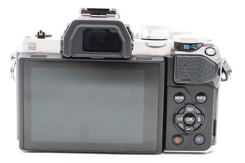 中古】OLYMPUS ミラーレス一眼カメラ OM-D E-M10 MarkIII EZダブル