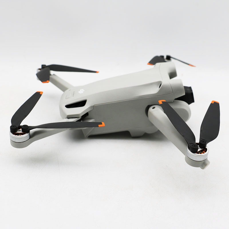 ������ DJI MINI 3 Pro Fly More Combo ��ǥ롧MT3M3VD ��Ŭ�ޡ���ͭ�� �Хåƥ꡼3���դ� ������ RM330 