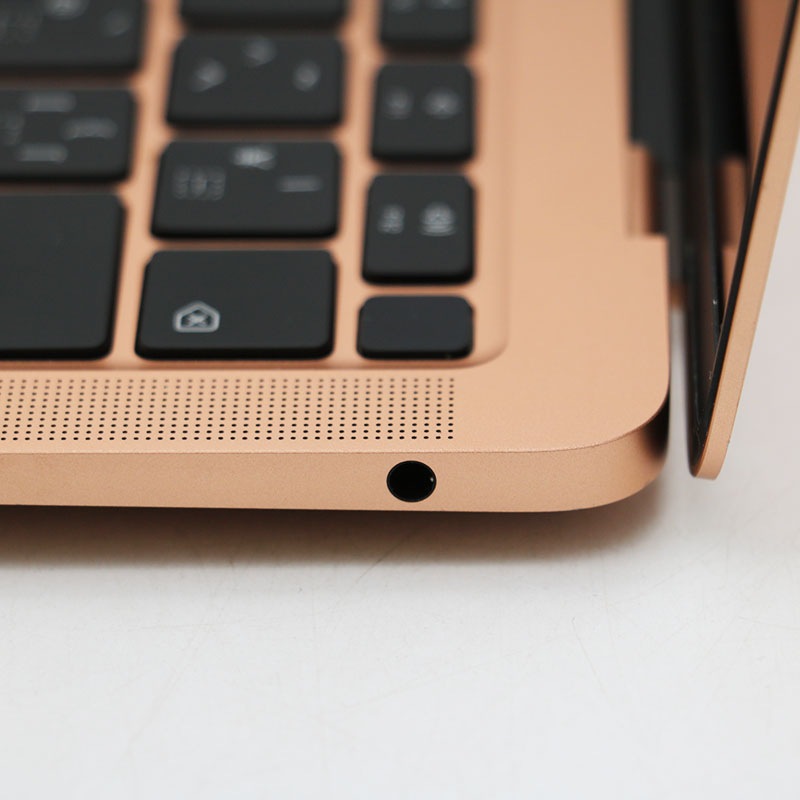 MacBook Air M1 256GB 8GB 最大充電98% Apple MacBook Air M1 Chip 8-core 256GB SSD 8GB 13.3