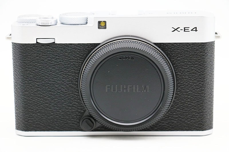 ミラーレス一眼Fujifilm X-E4 シルバー　美品